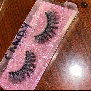 Lashes in style candy ! Never used $6